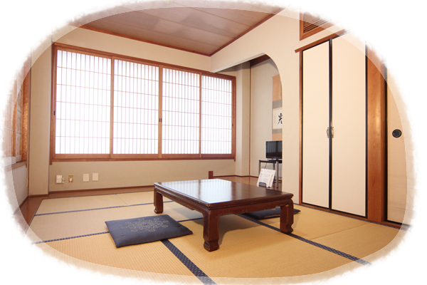 畳と優しい光に包まれた客室は落ち着きのある時間を演出いたします。